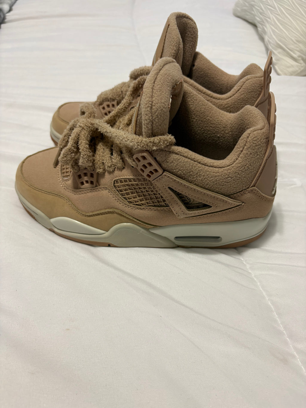 Air Jordan 4 Retro "Taupe Haze" – Size 40