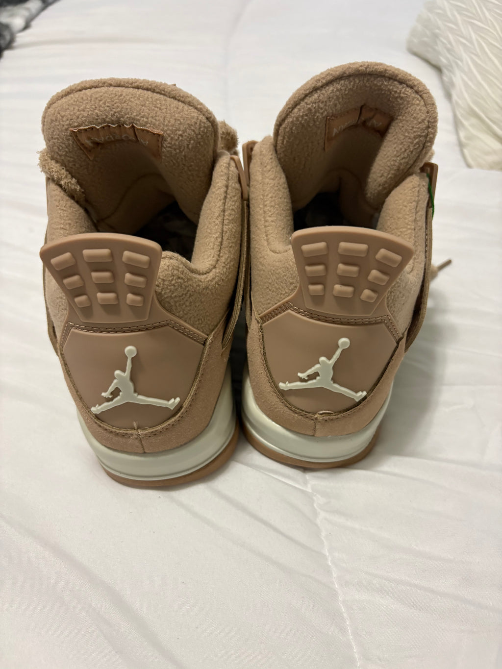 Air Jordan 4 Retro "Taupe Haze" – Size 40