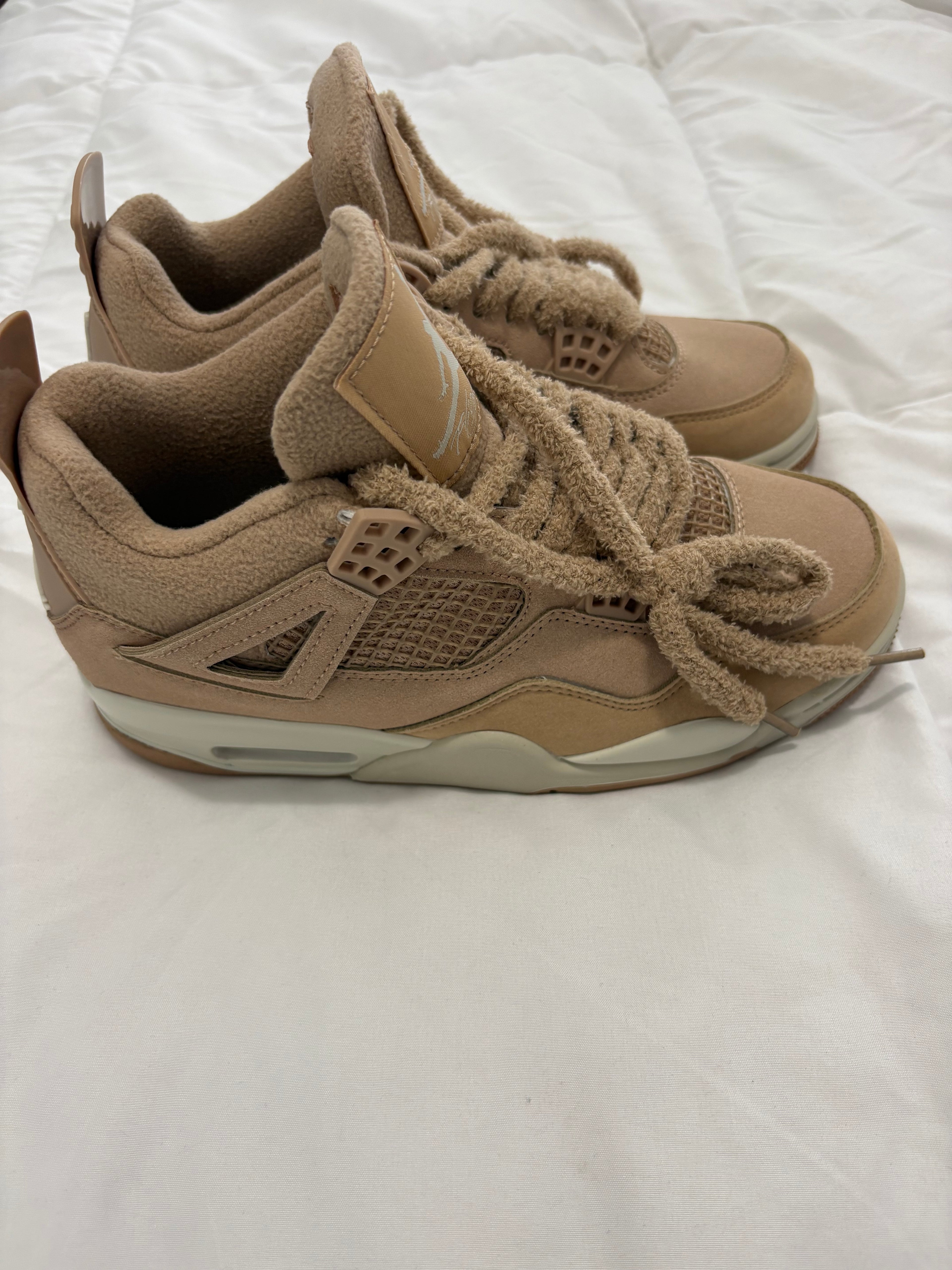 Air Jordan 4 Retro "Taupe Haze" – Size 40